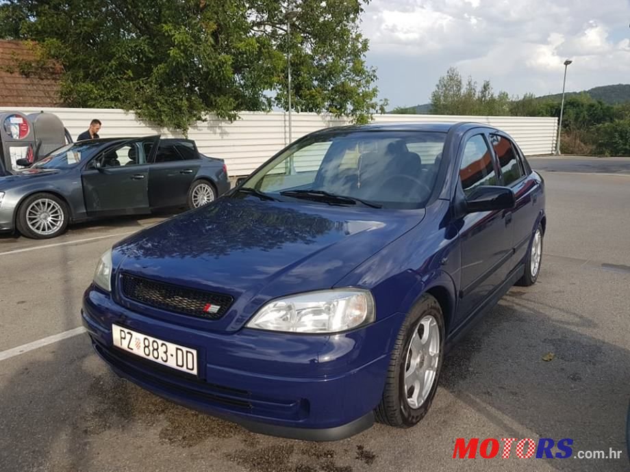 2008' Opel Astra photo #1