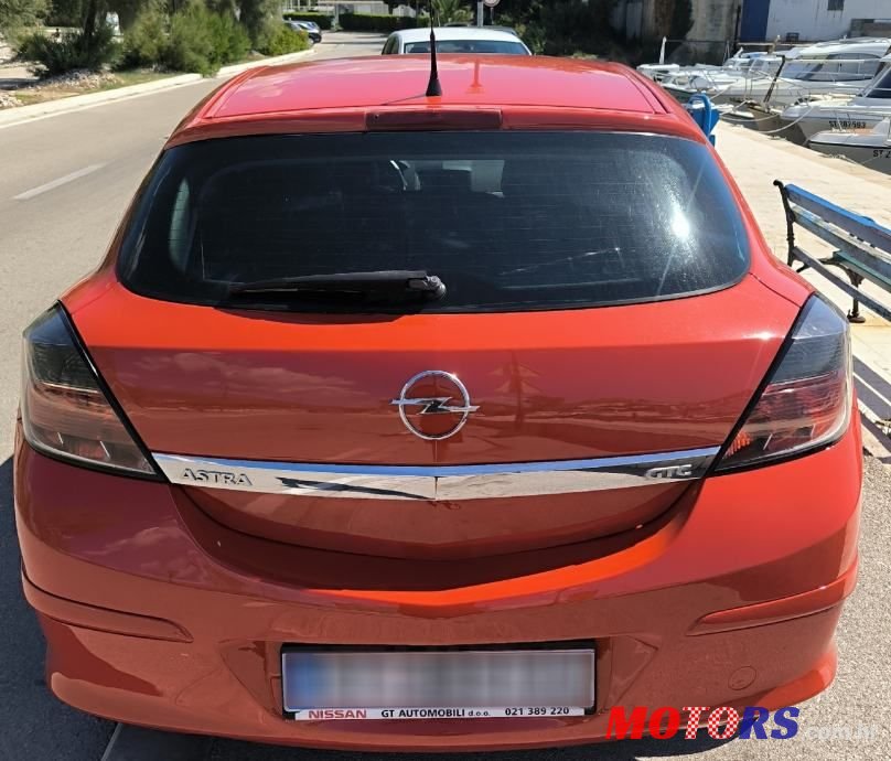 2006' Opel Astra Coupe photo #4