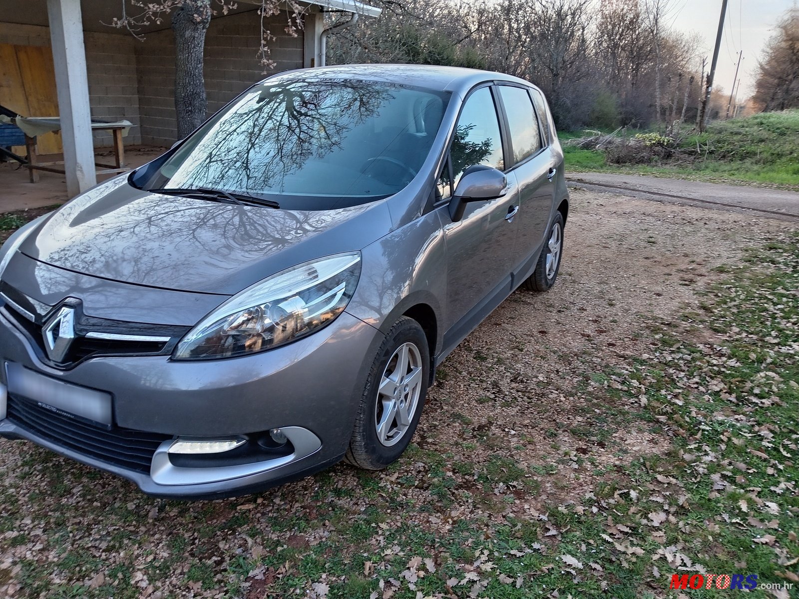 2013' Renault Scenic photo #1