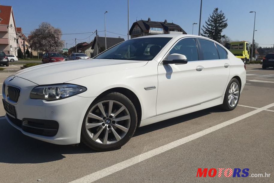 2013' BMW Serija 5 520D photo #1