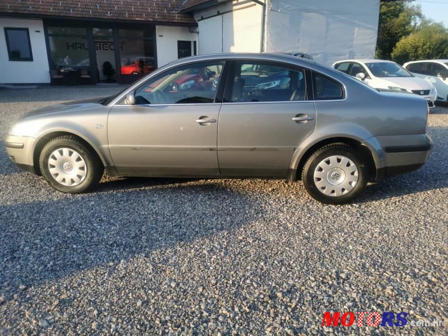 2003' Volkswagen Passat 1,9 Tdi photo #4