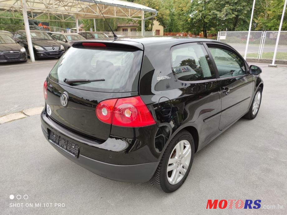 2006' Volkswagen Golf 5 photo #5