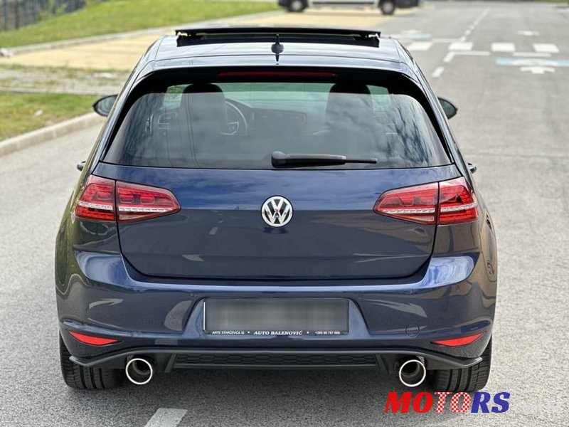 2015' Volkswagen Golf VII 2.0 Gtd photo #5