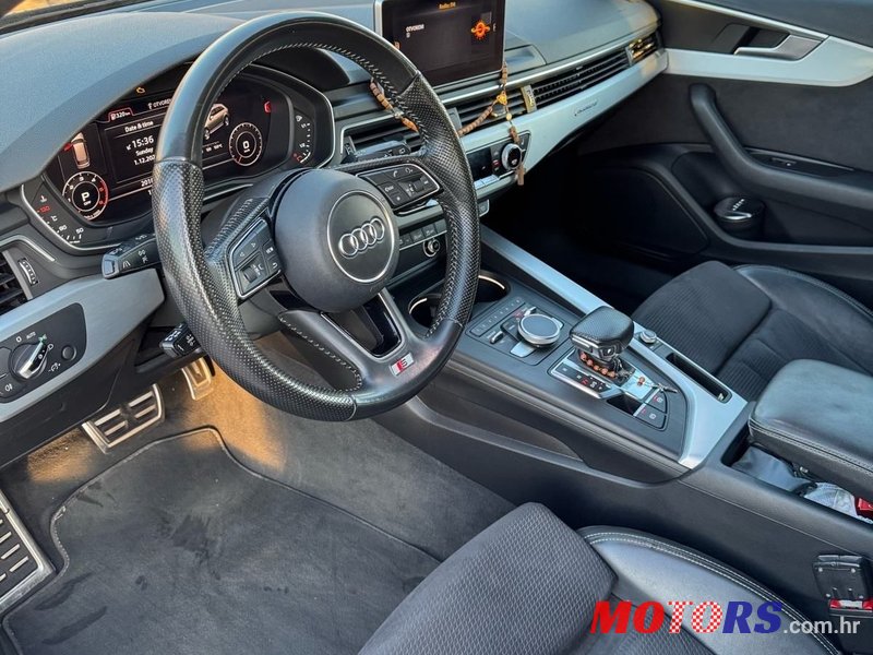 2016' Audi A4 Avant photo #4