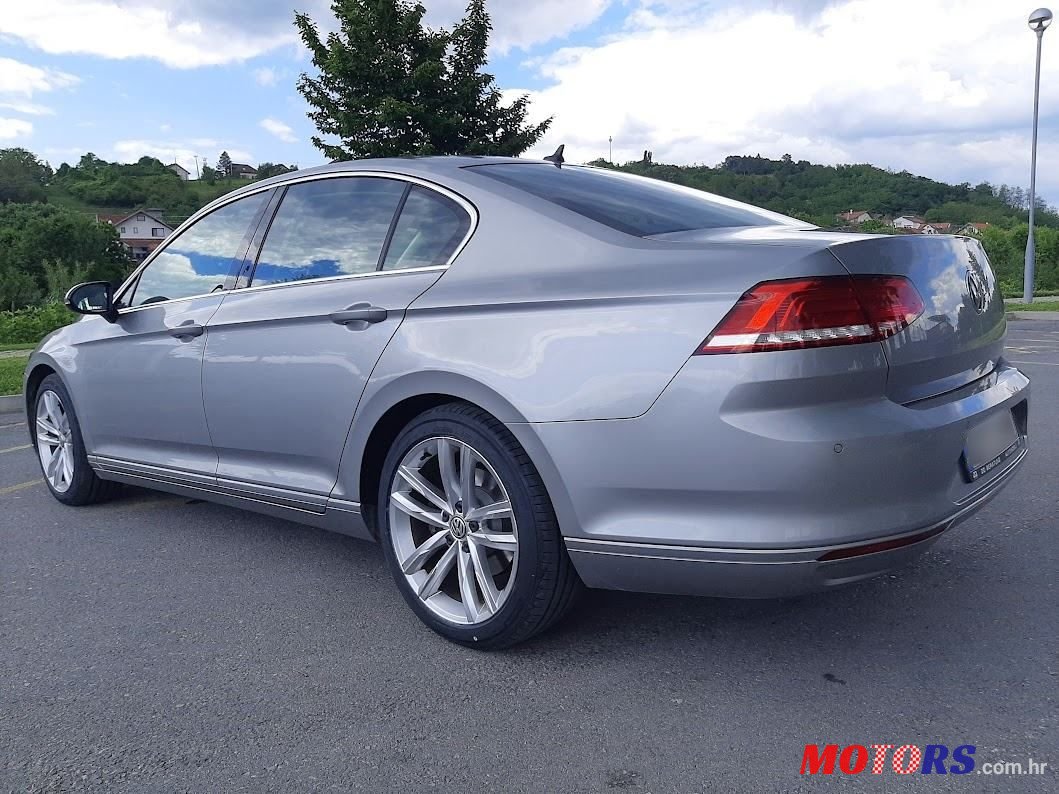 2015' Volkswagen Passat photo #3