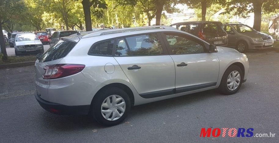 2013' Renault Megane Grandtour photo #1