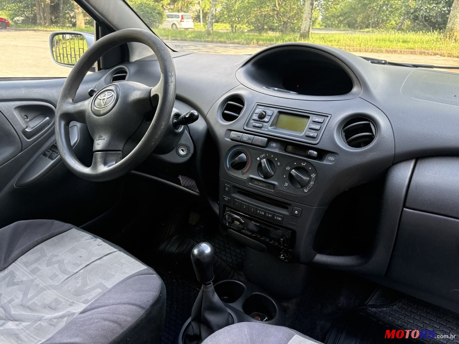 2009' Toyota Yaris 1,0 Vvt-I Cool photo #5