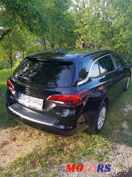 2017' Opel Astra Karavan photo #6