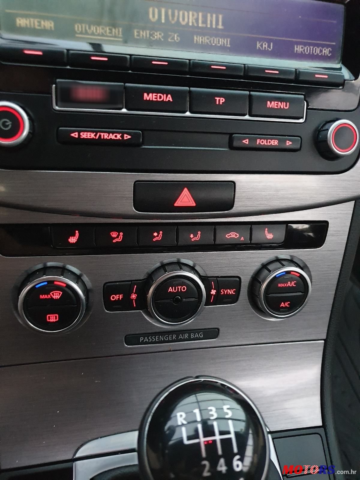 2013' Volkswagen Passat Variant photo #4