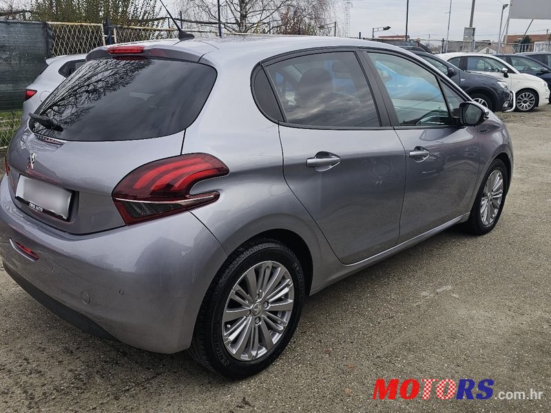 2019' Peugeot 208 1,2 Puretech photo #3