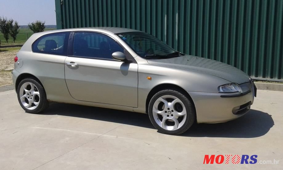 2003' Alfa Romeo 147 photo #1