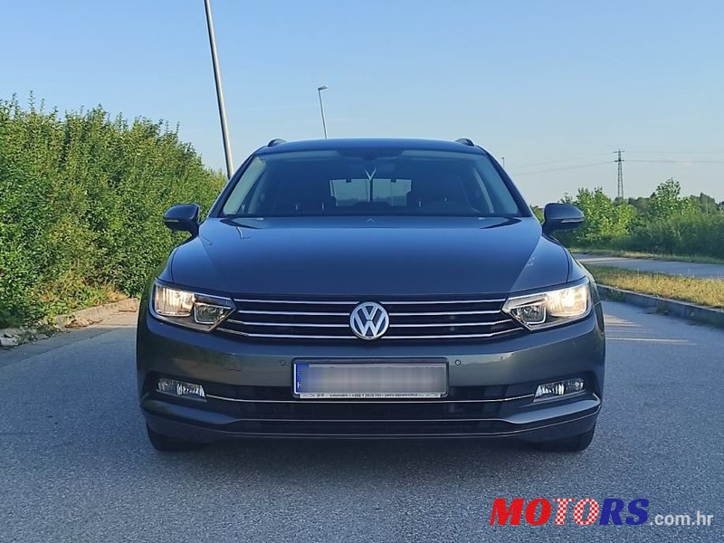 2016' Volkswagen Passat Variant photo #4