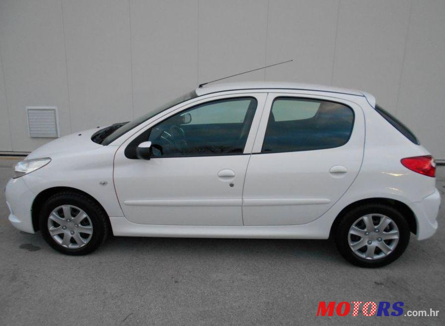 2011' Peugeot 206 1,4 Hdi photo #2