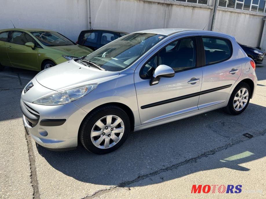 2007' Peugeot 207 1,4 16V photo #2
