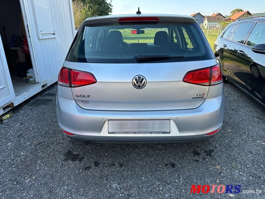 2012' Volkswagen Golf 7 1.6Tdi photo #5