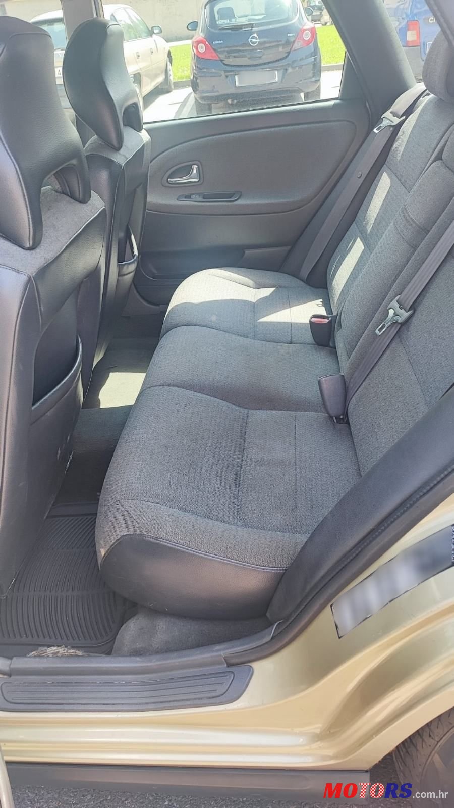 2001' Volvo V40 2,0 photo #6