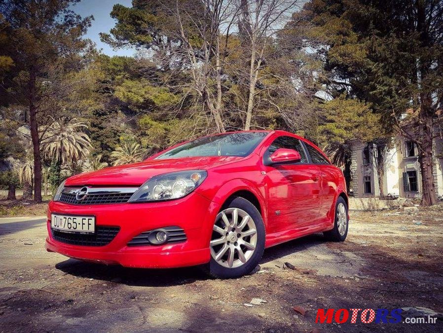 2011' Opel Astra 1,6 photo #1