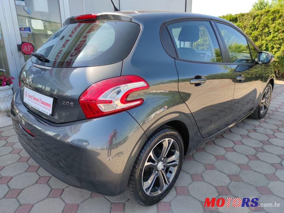 2014' Peugeot 208 photo #5