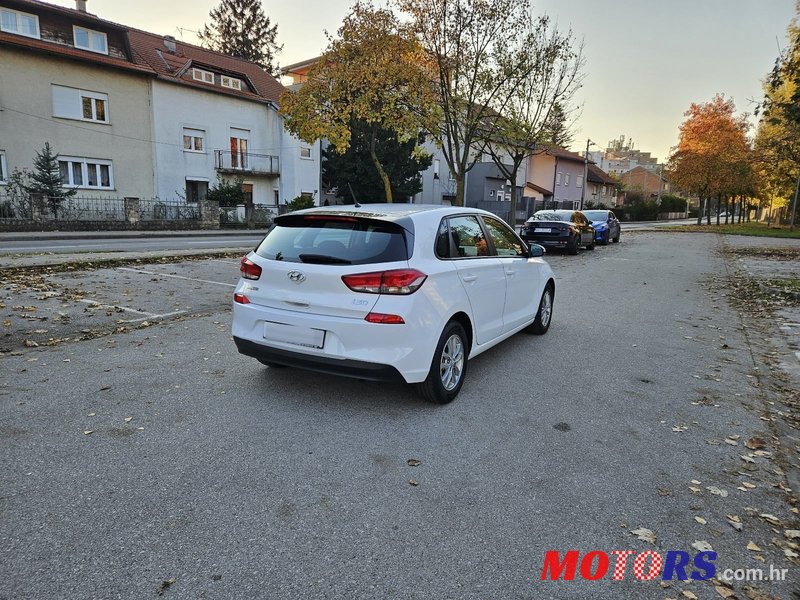 2020' Hyundai i30 1.0 T-Gdi photo #4