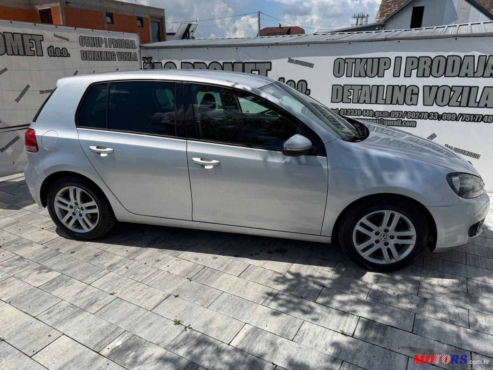 2011' Volkswagen Golf VI 1,6 Tdi photo #3