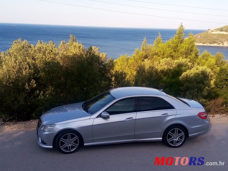 2010' Mercedes-Benz E 220 AMG Line photo #2