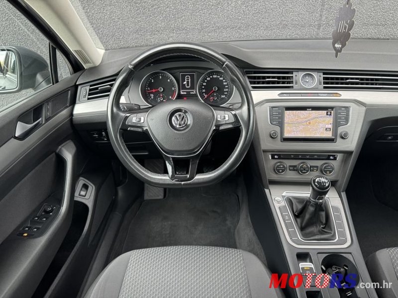 2015' Volkswagen Passat Variant photo #6
