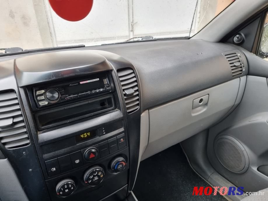 2003' Kia Sorento photo #6