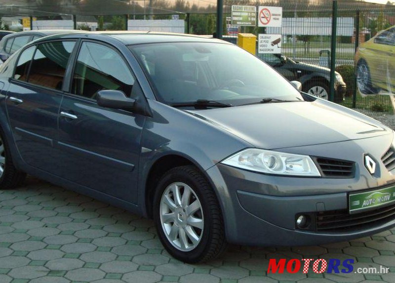 2007' Renault Megane Sedan photo #1