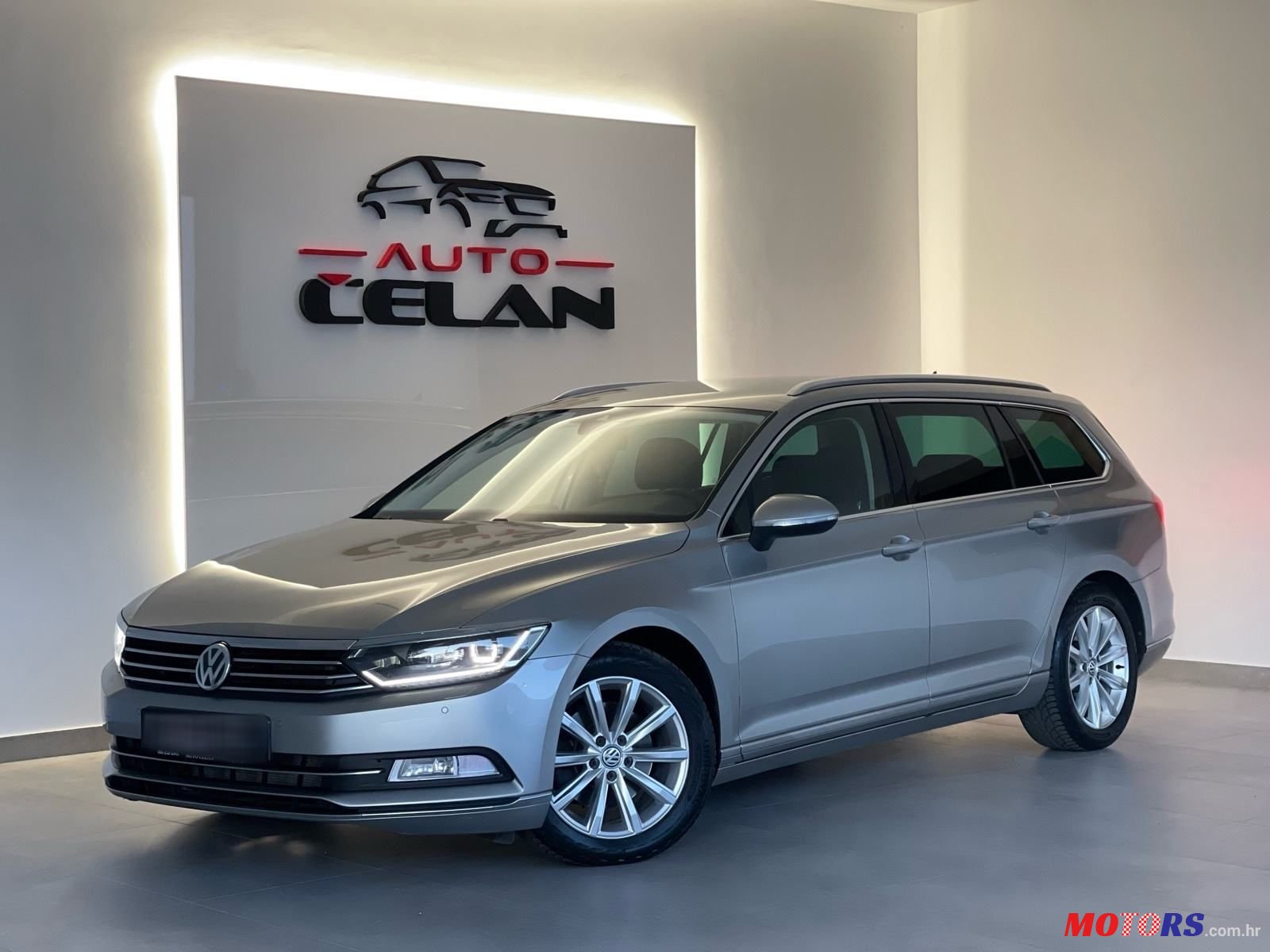 2016' Volkswagen Passat Variant photo #1