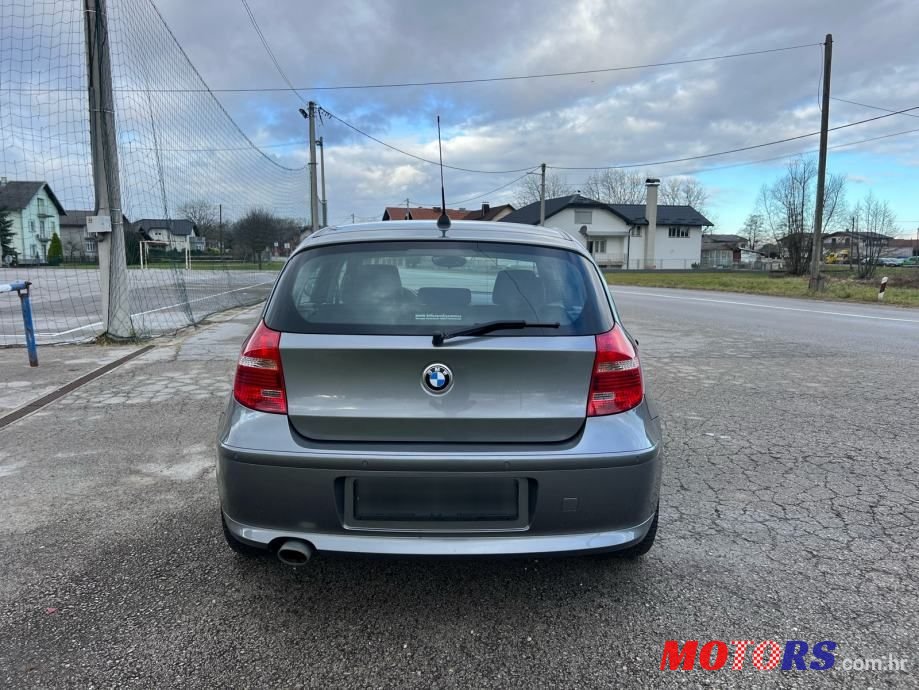 2011' BMW Serija 1 118D photo #6