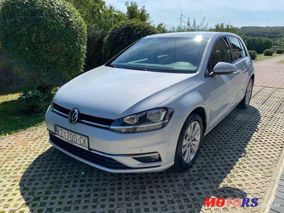 2017' Volkswagen Golf 7 1,0 Tsi photo #1