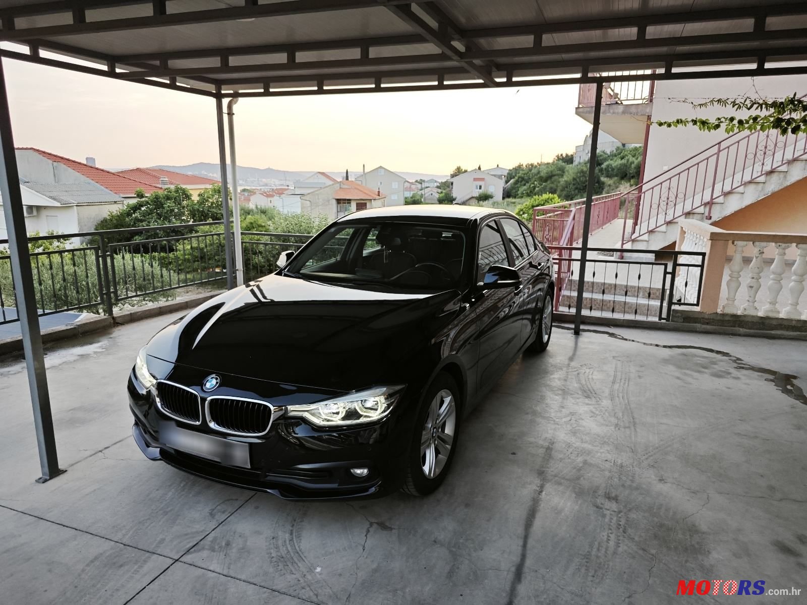 2016' BMW Serija 3 318D photo #1