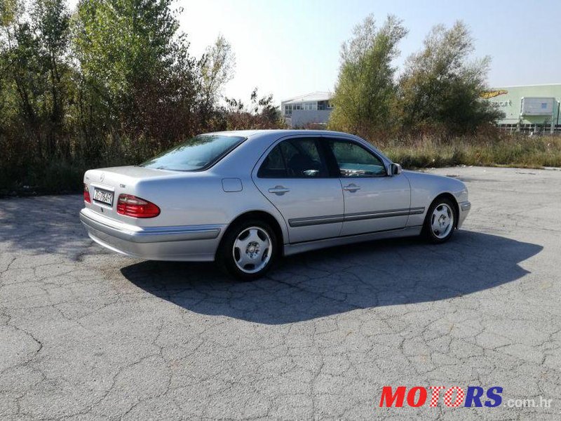 2000' Mercedes-Benz E-Klasa 220 photo #1