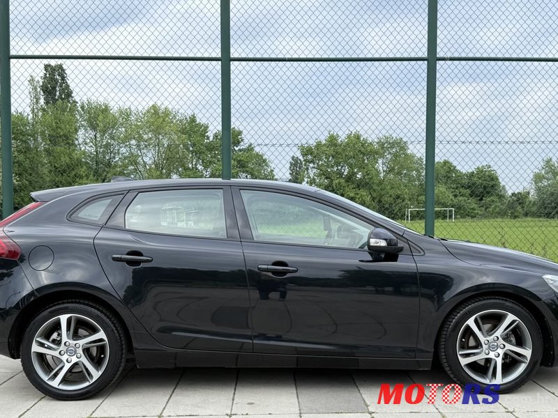 2016' Volvo V40 1.6D photo #6