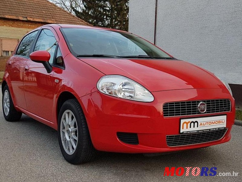 2009' Fiat Grande Punto 1,2 8V photo #1