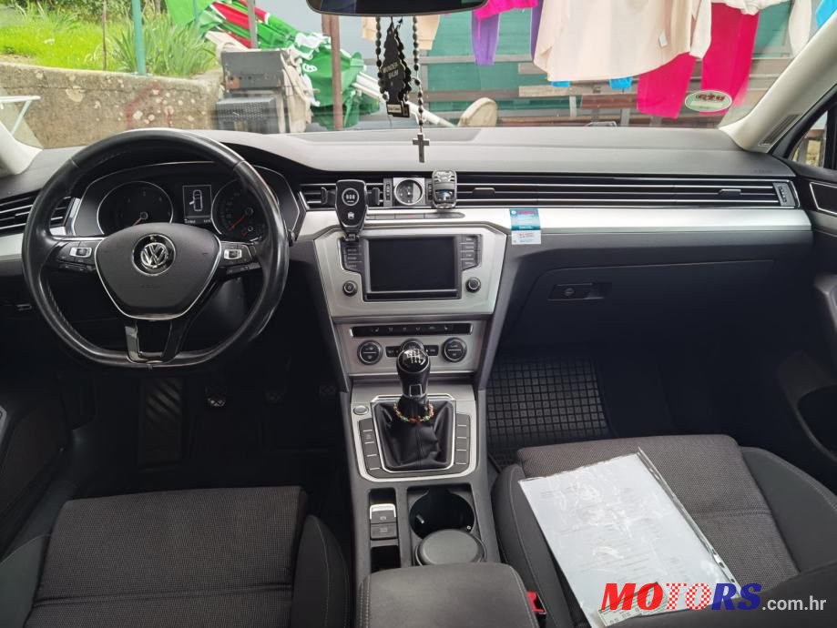 2015' Volkswagen Passat Variant photo #3