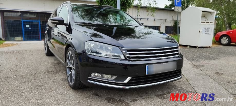 2011' Volkswagen Passat Variant photo #6