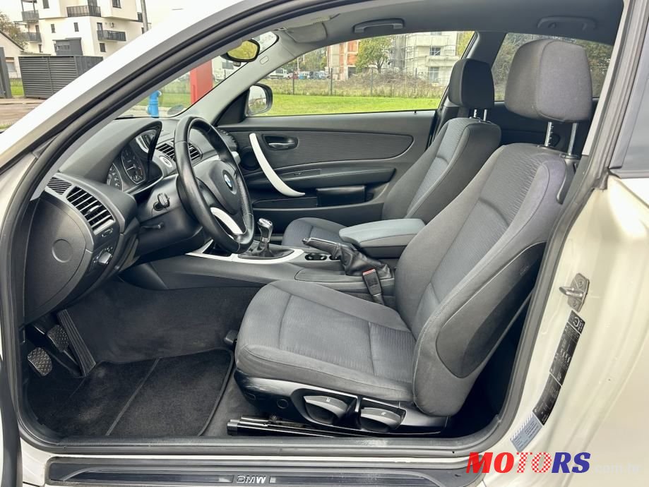 2010' BMW Serija 1 116D photo #6