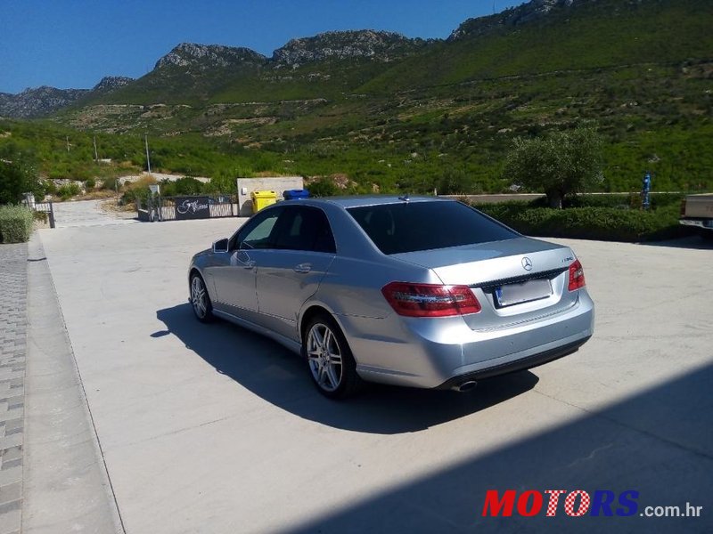 2010' Mercedes-Benz E 220 AMG Line photo #4