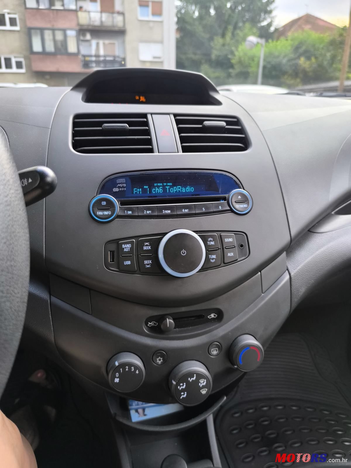 2011' Chevrolet Spark Spark 1,0 16V photo #5