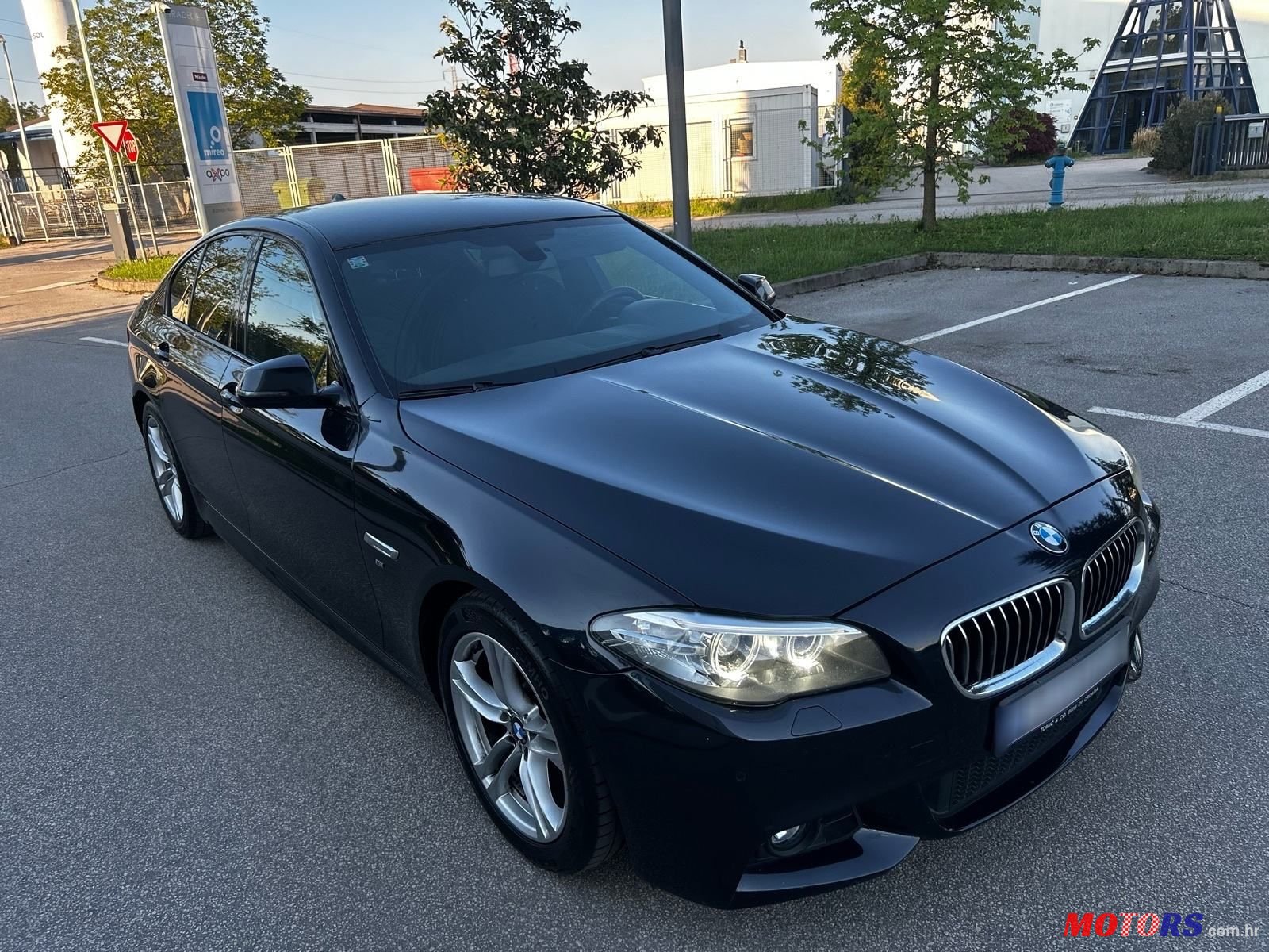 2015' BMW Serija 5 520D photo #2