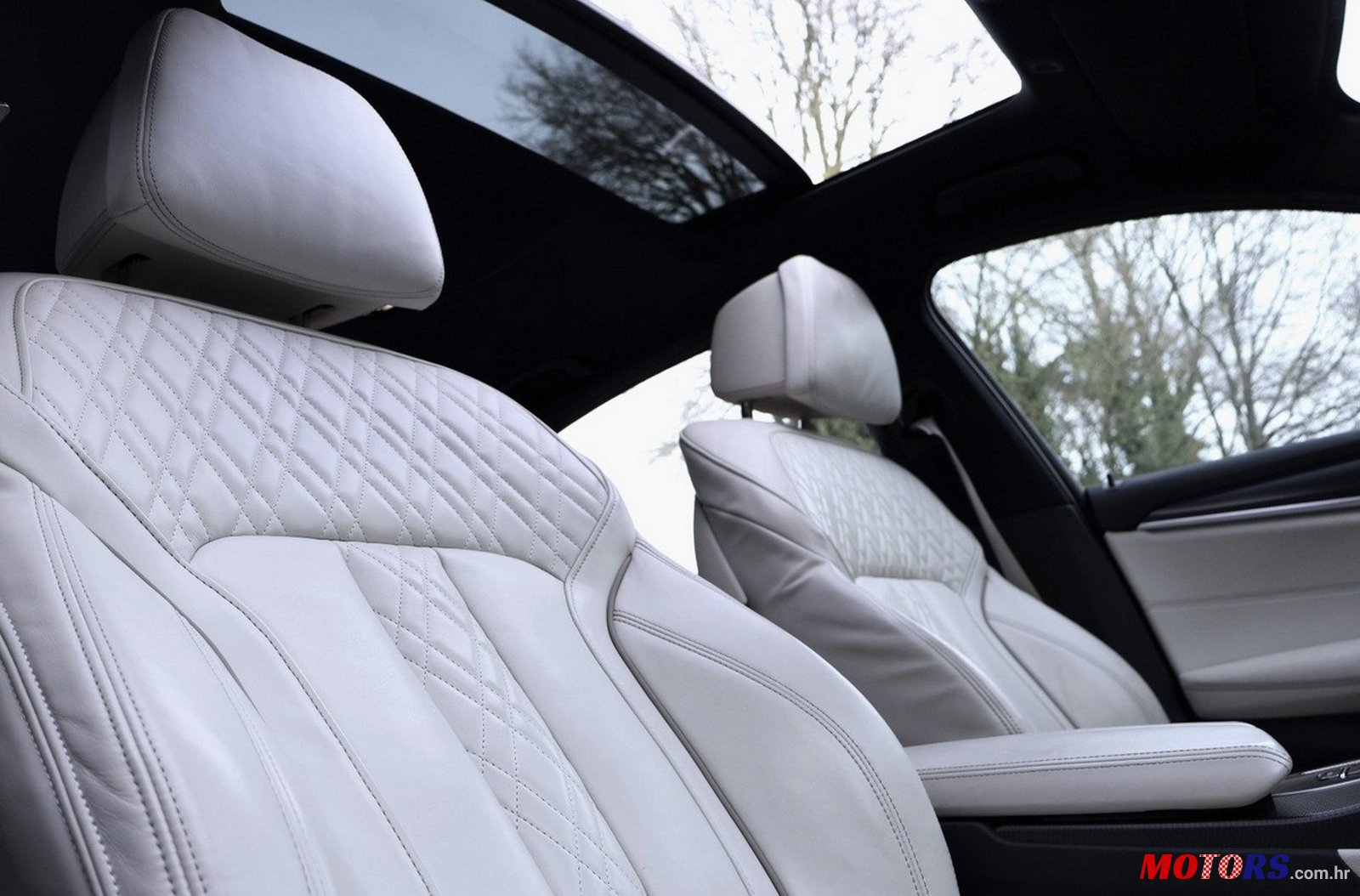 2021' BMW 530 530e - Hybrid photo #7