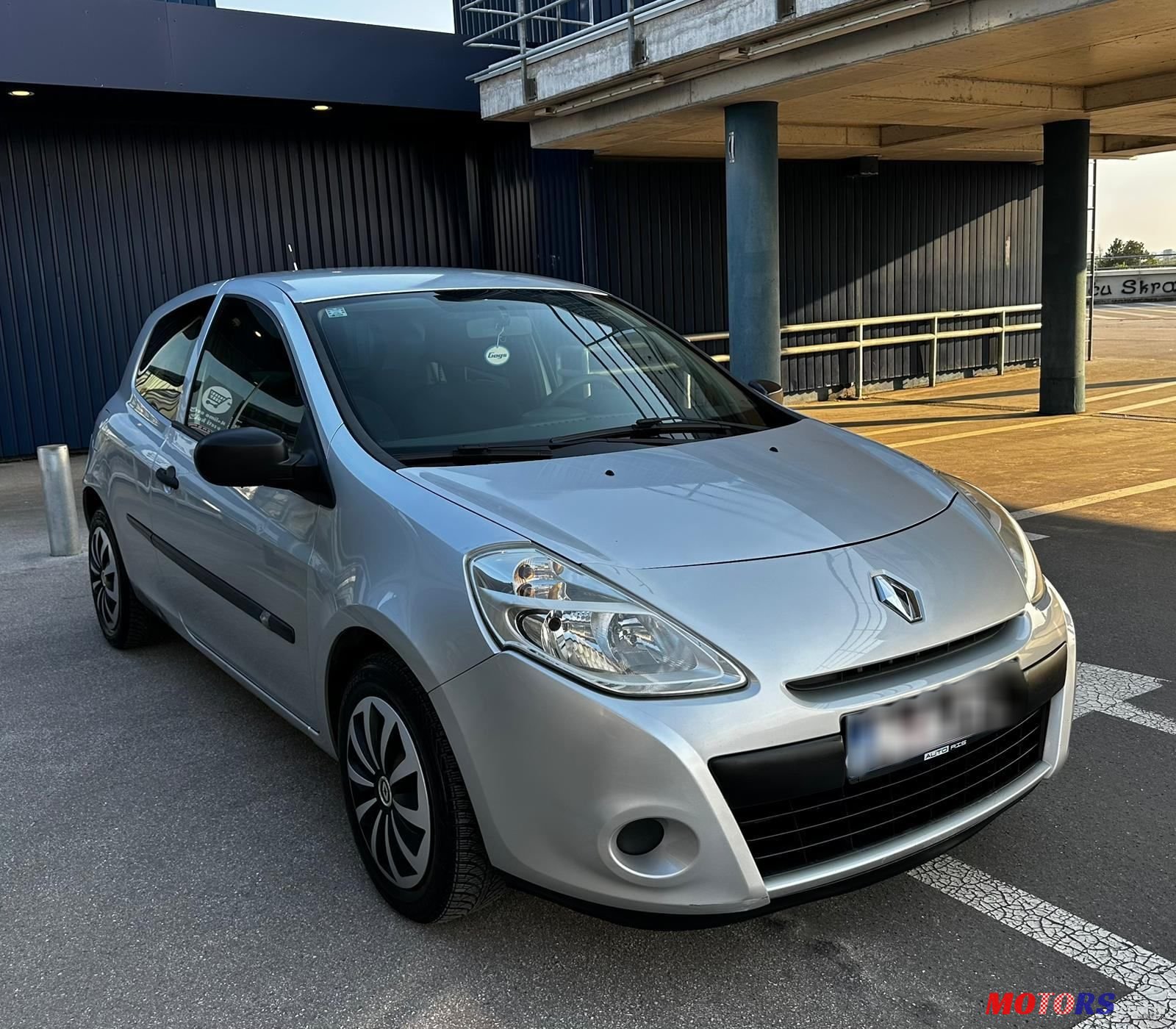 2010' Renault Clio 1,5 Dci photo #1