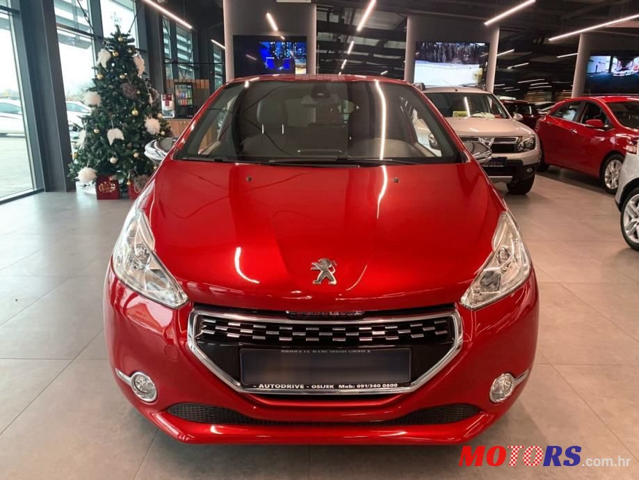 2014' Peugeot 208 photo #2