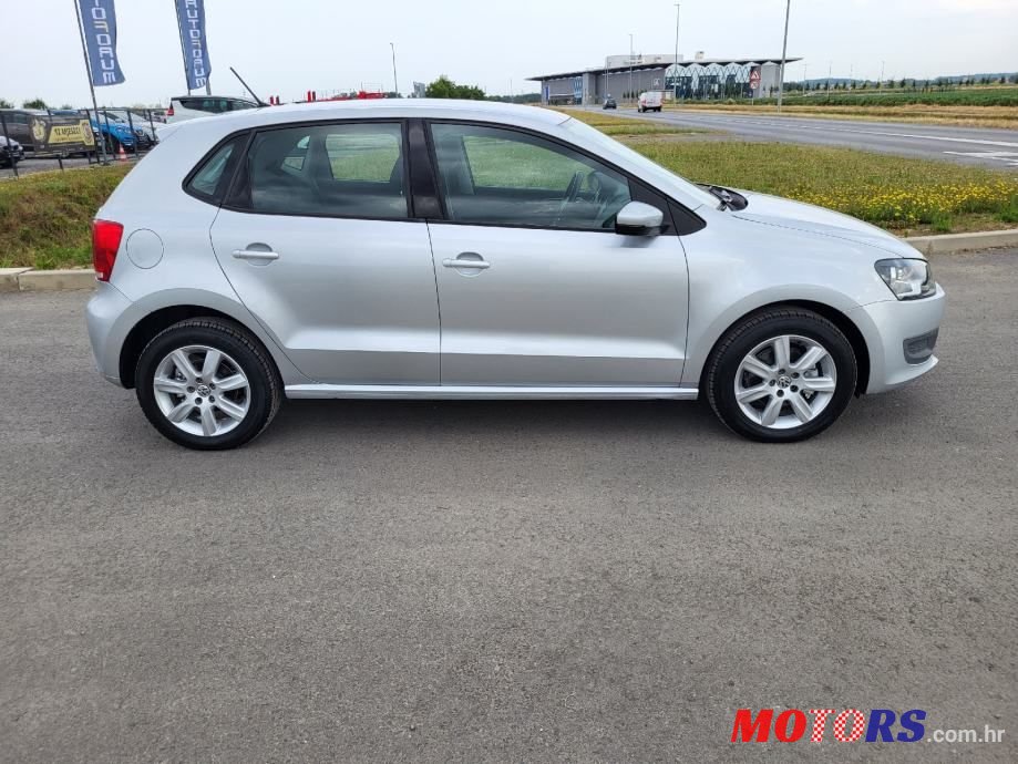 2014' Volkswagen Polo photo #4