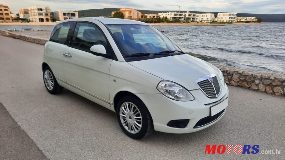 2009' Lancia Y photo #3