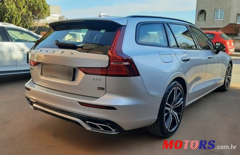 2021' Volvo V60 D4 R-Design photo #5