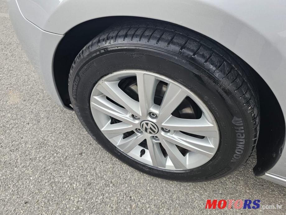 2011' Volkswagen Golf VI 1,6 Tdi photo #4