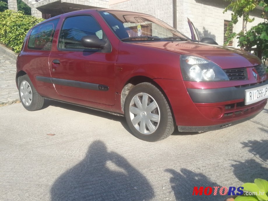 2002' Renault Clio photo #1