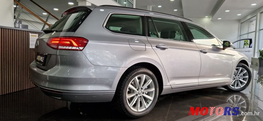 2018' Volkswagen Passat Variant photo #5